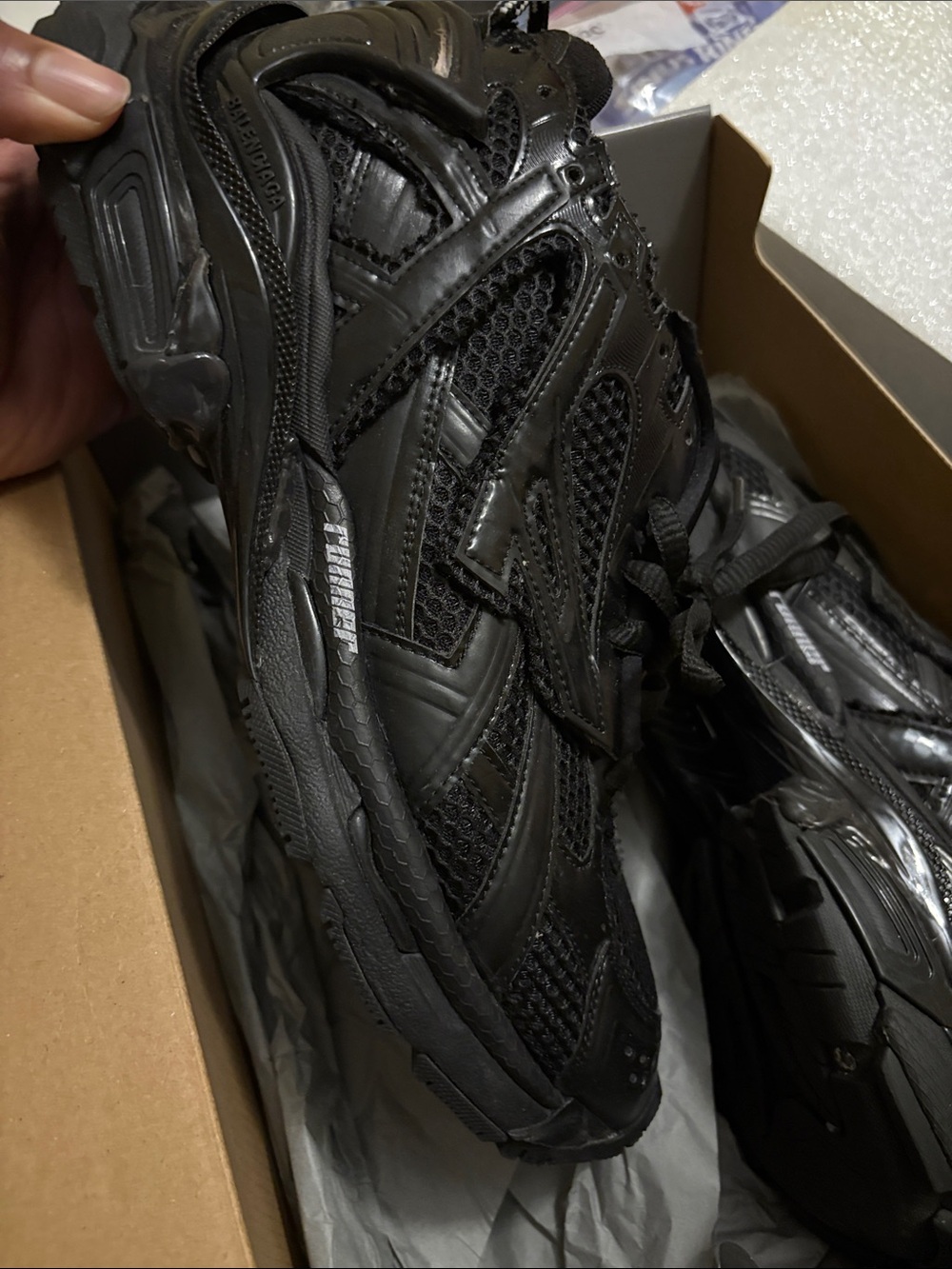 Balenciaga Runner - Picture 3 of 5